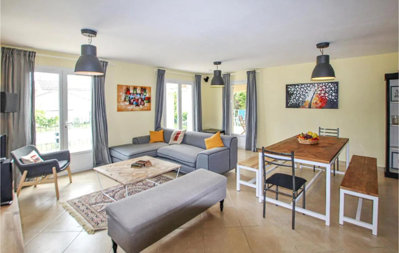 Lovely Home In Aubignan 0*,