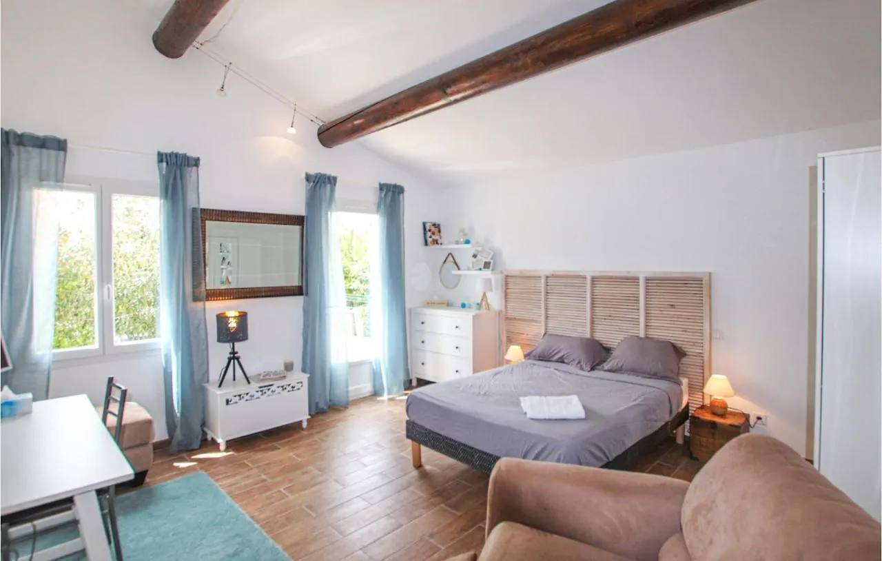 Lovely Home In Aubignan